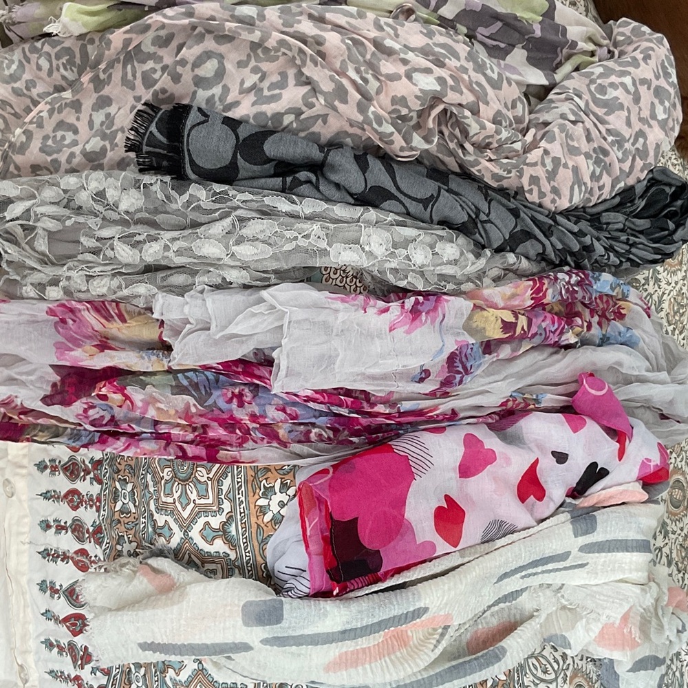 Chic Pink and Gray Patterned Women's Scarves